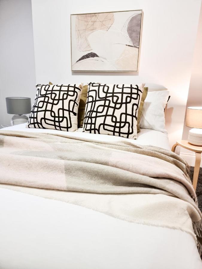 Gorgeous Newly Renovated 2 Double Bed Flat Appartement Swansea Buitenkant foto